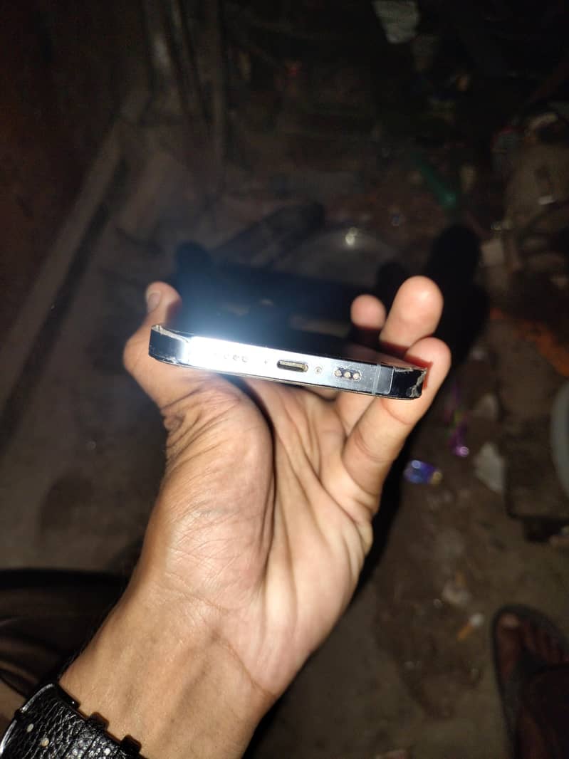 Apple iPhone 13 Pro 3