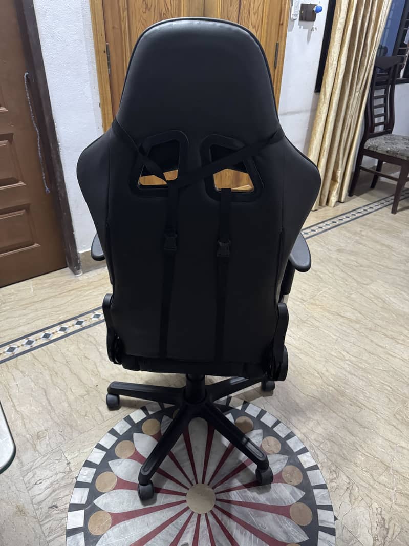 Gaming Chair + Computer Table 3