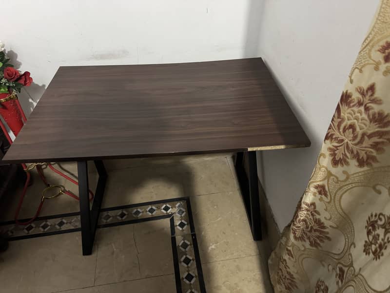Gaming Chair + Computer Table 5