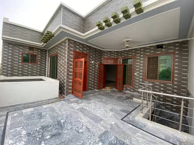 8 Marla upar portion available for rent wapda town phase 1 multan