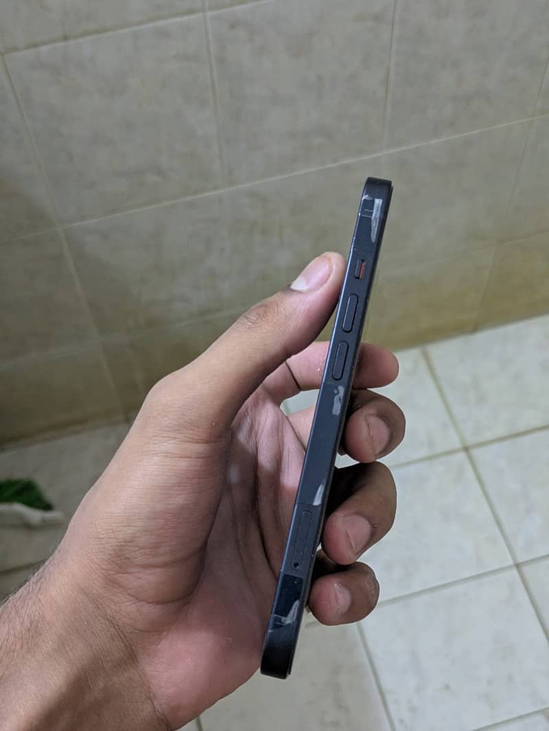 Apple iPhone 13 1