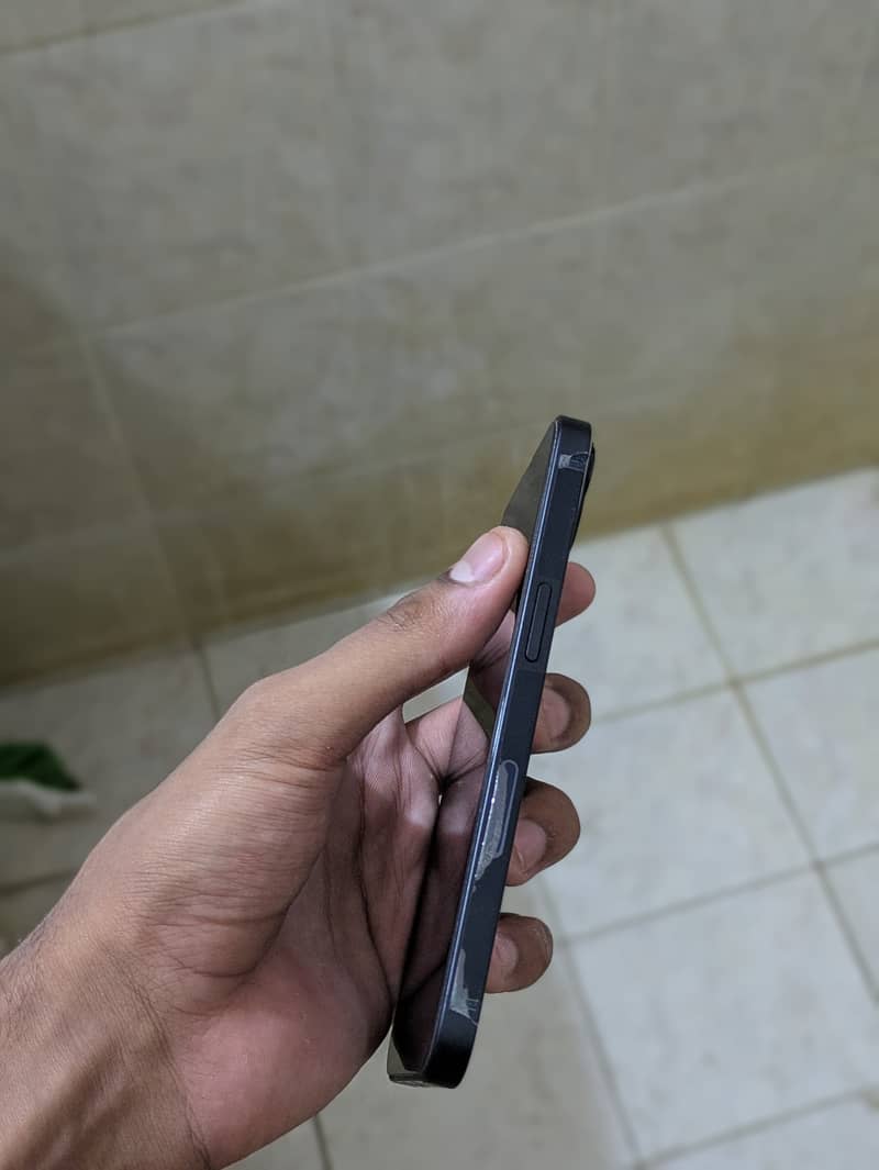 Apple iPhone 13 3