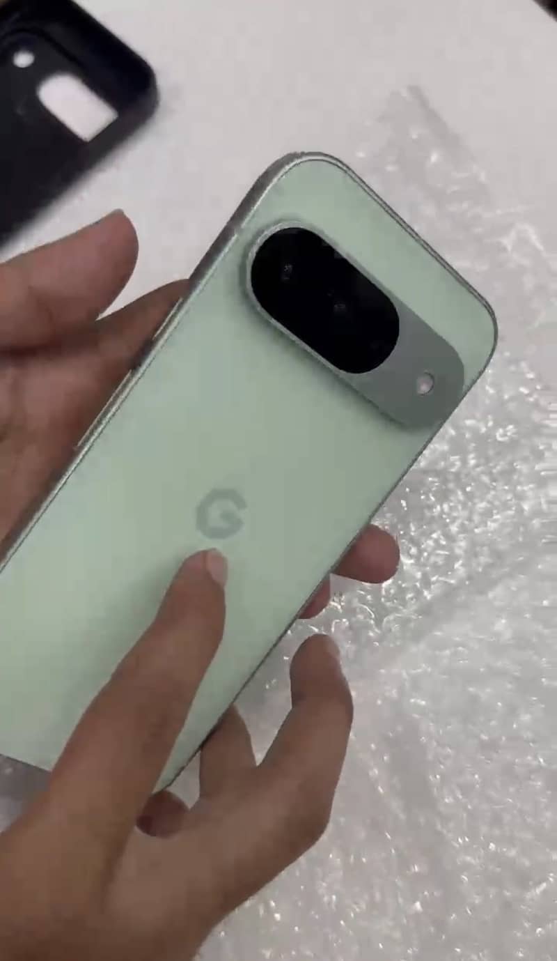 Google Pixel 9 3