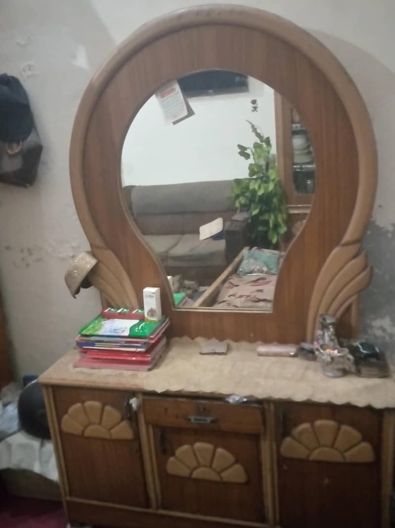 Dressing Table used condition 0