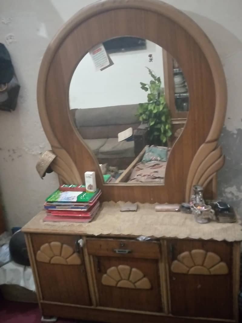 Dressing Table used condition 1