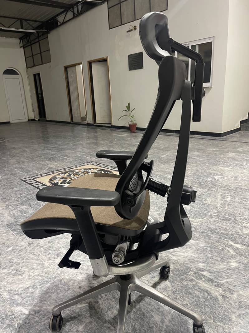 Executive Chair 0