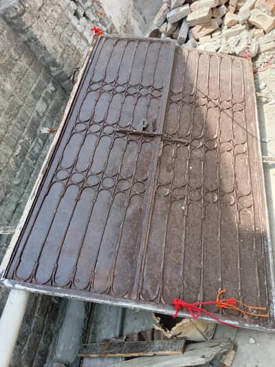 iron darwaza very good condition