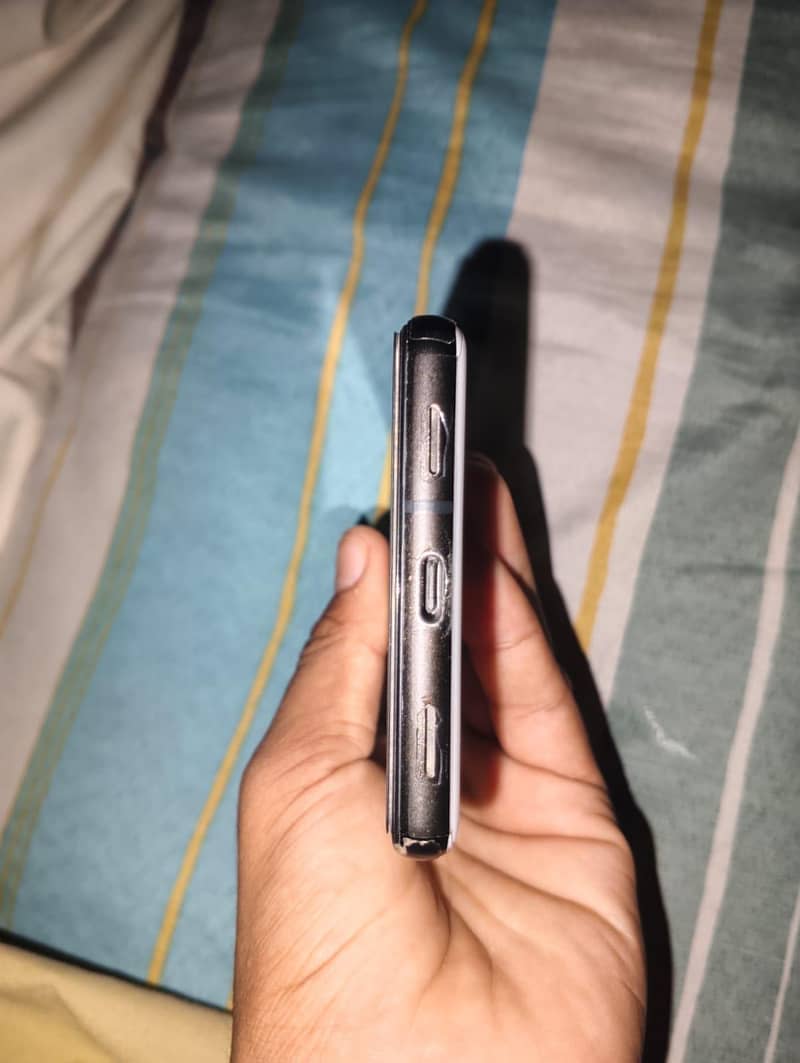 Google Pixel 6a 5