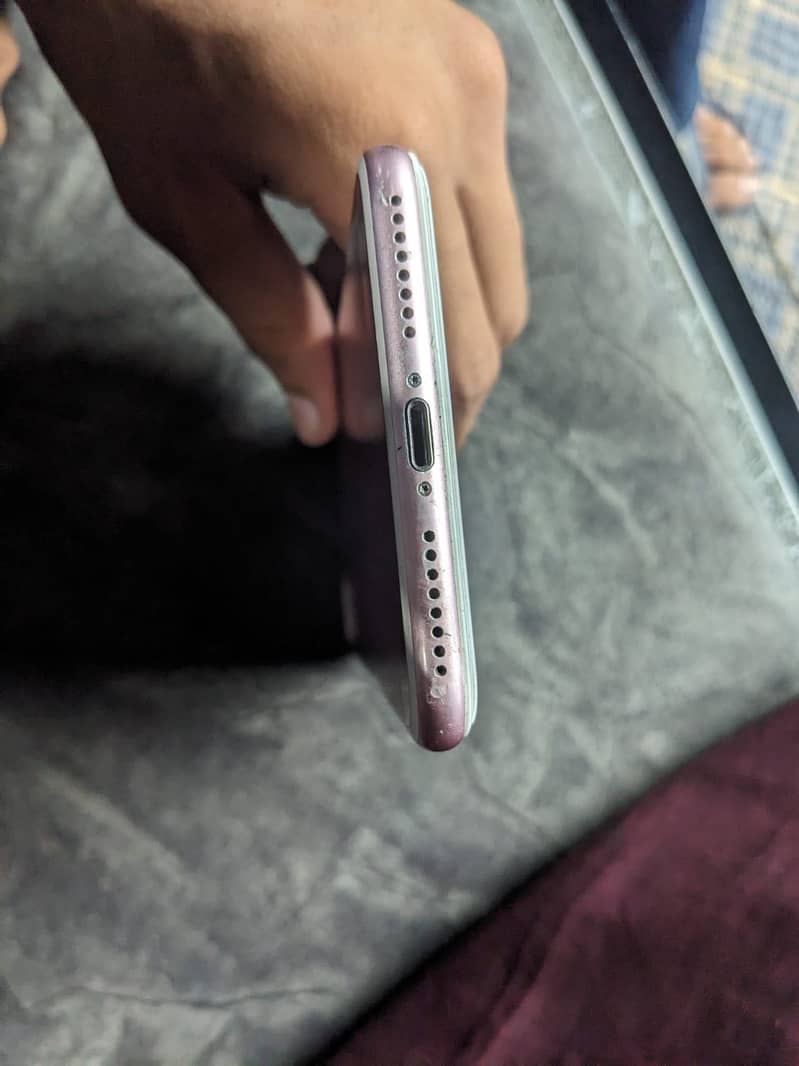 Apple iPhone 7 Plus 3