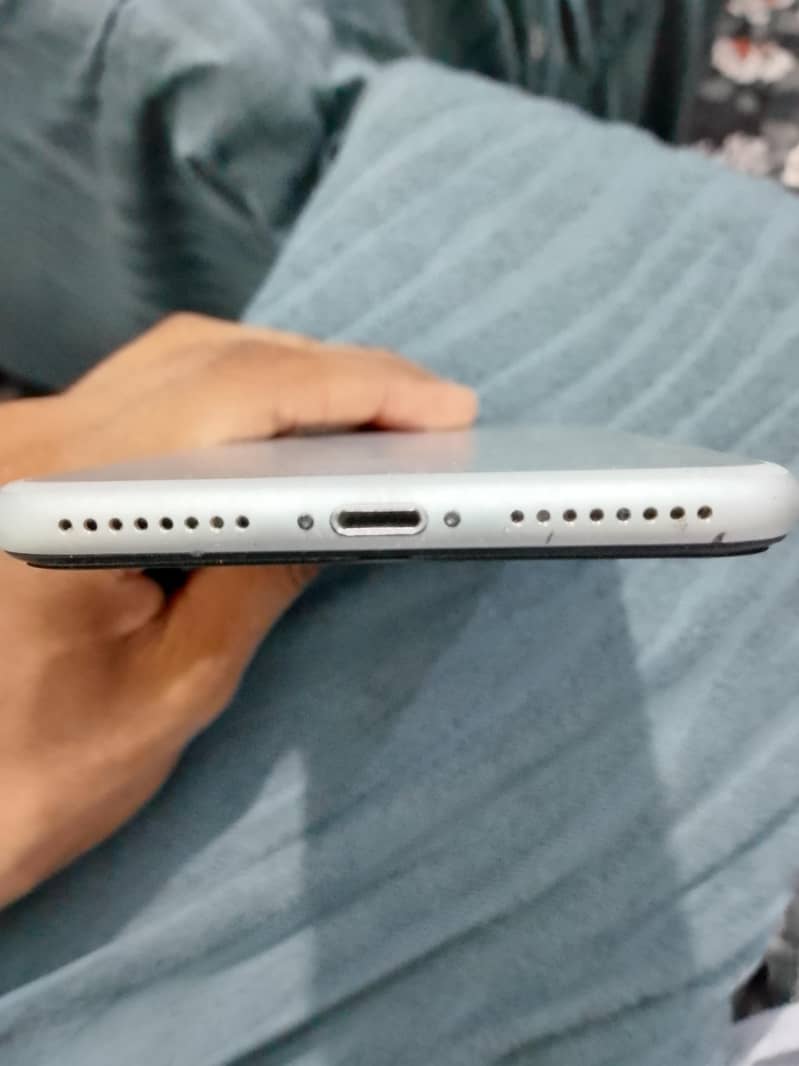 Apple iPhone 7 Plus 1