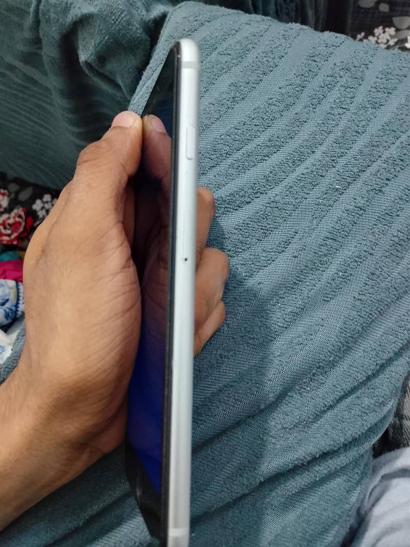 Apple iPhone 7 Plus 2