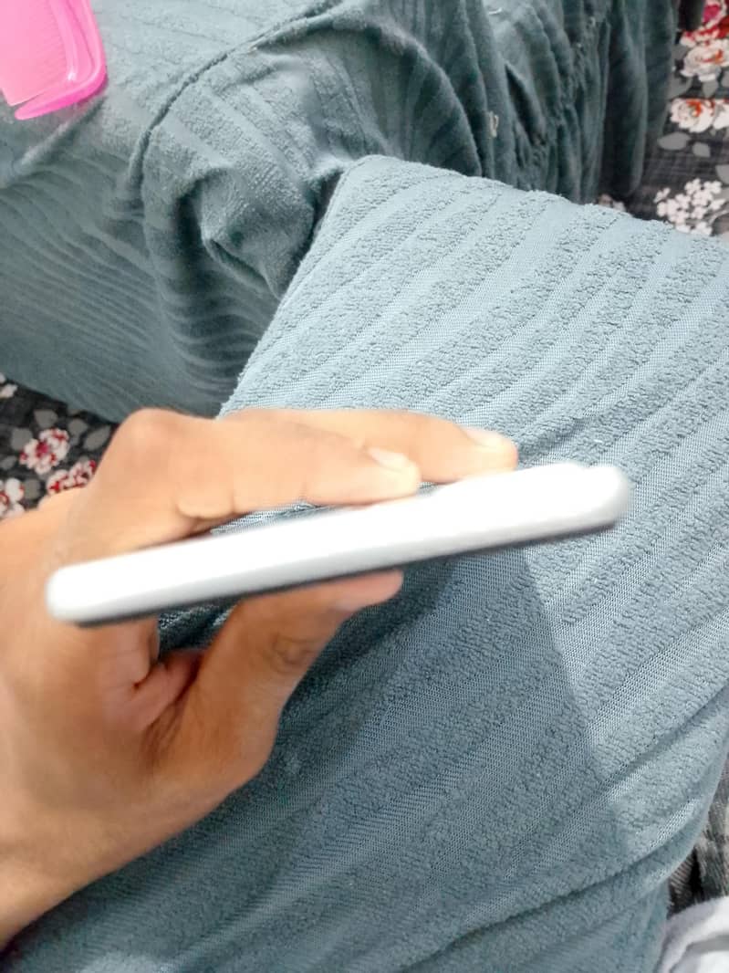 Apple iPhone 7 Plus 3