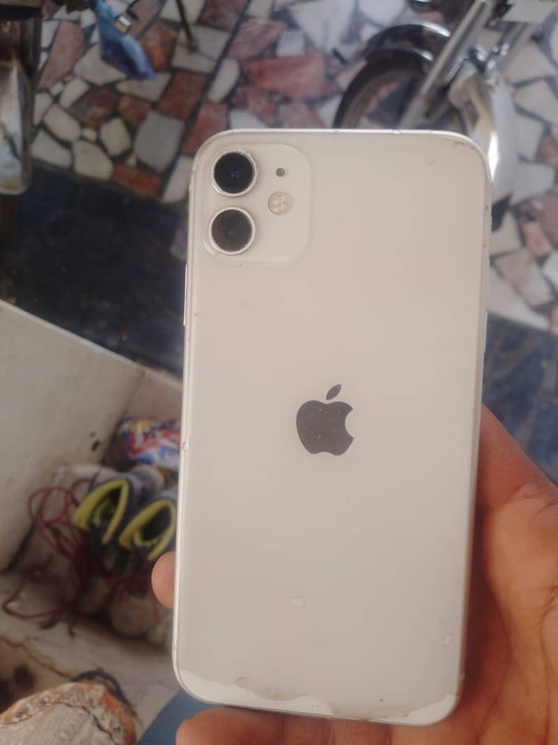iPhone 11 3