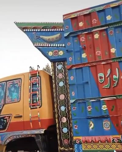 10 wheeler truck urgent for sale LHr number documents ok