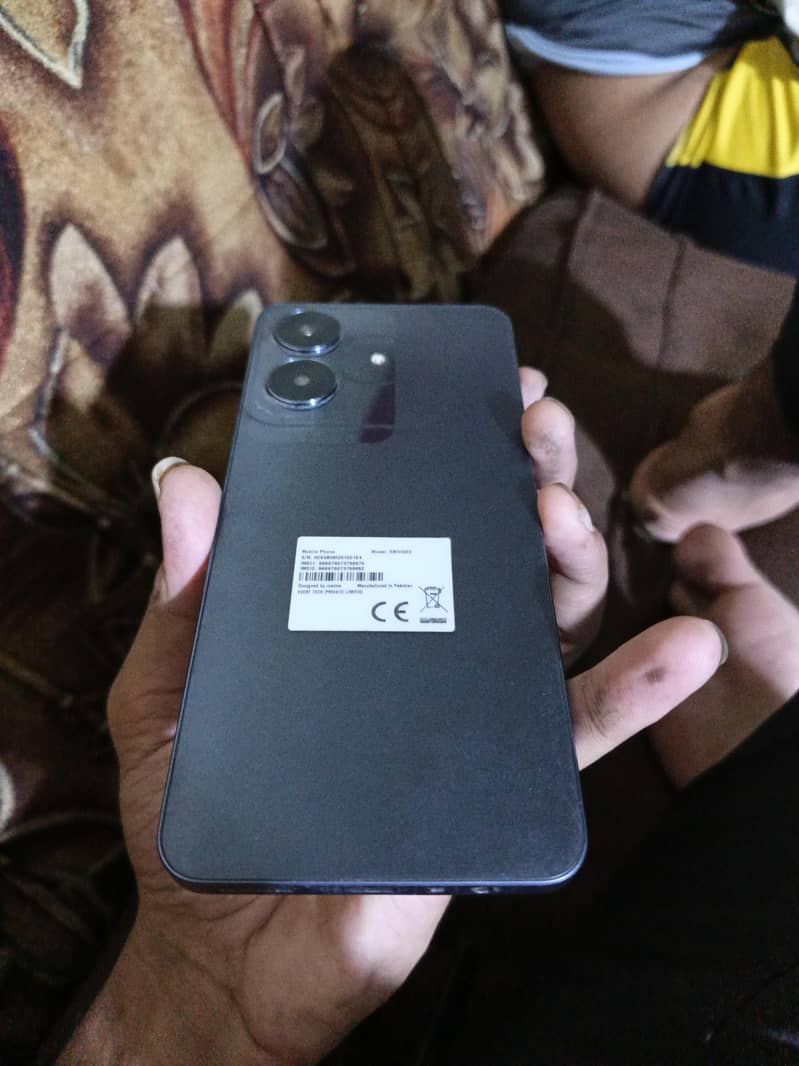 Realme Note 60 4