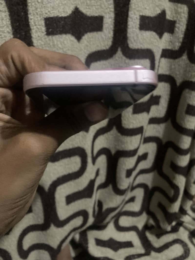 Apple iPhone 15 3