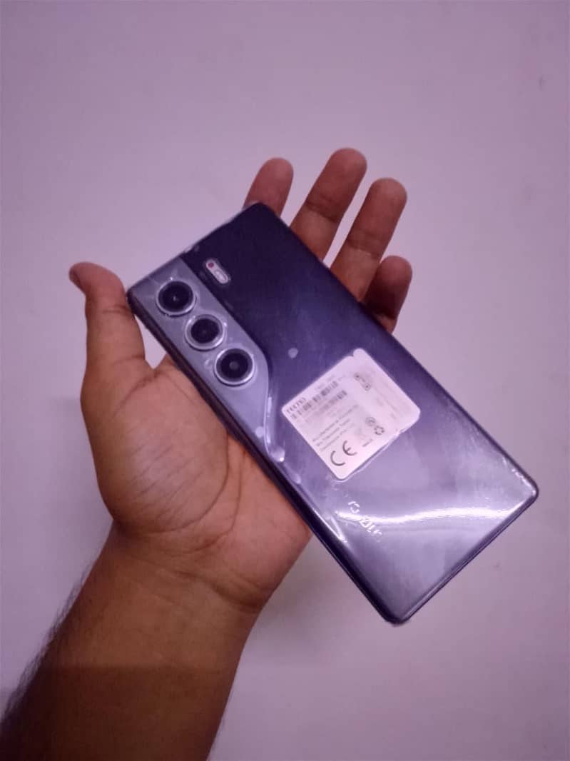 Tecno CAMON 40 Pro 1