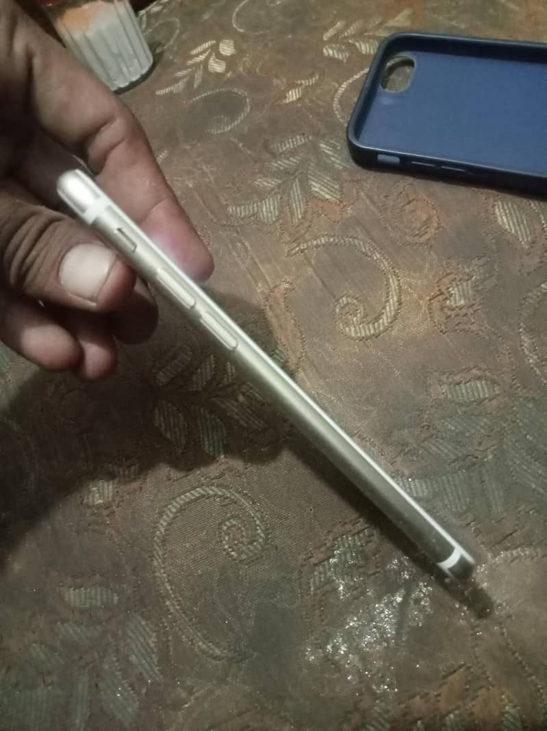 Apple iPhone 7 6
