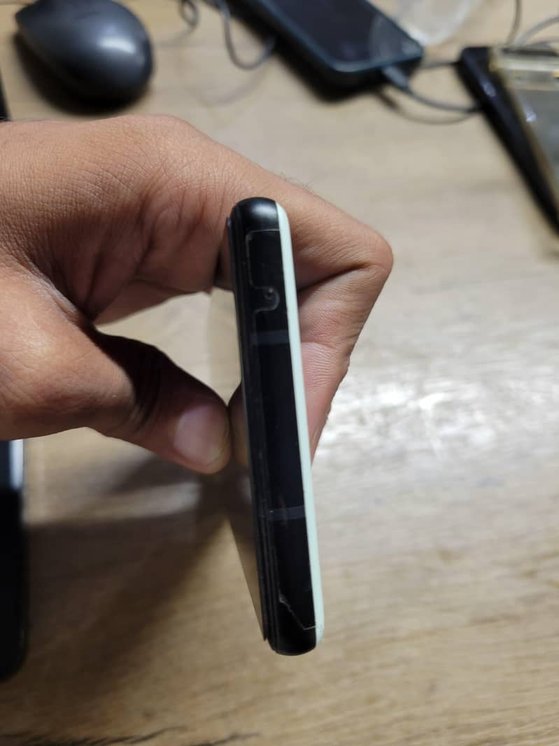 Pixel 6a 3