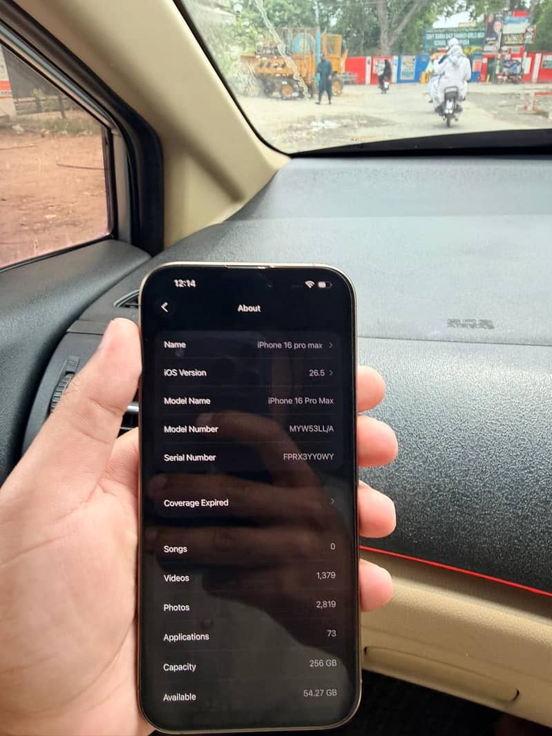Apple iPhone 16 Pro Max 2