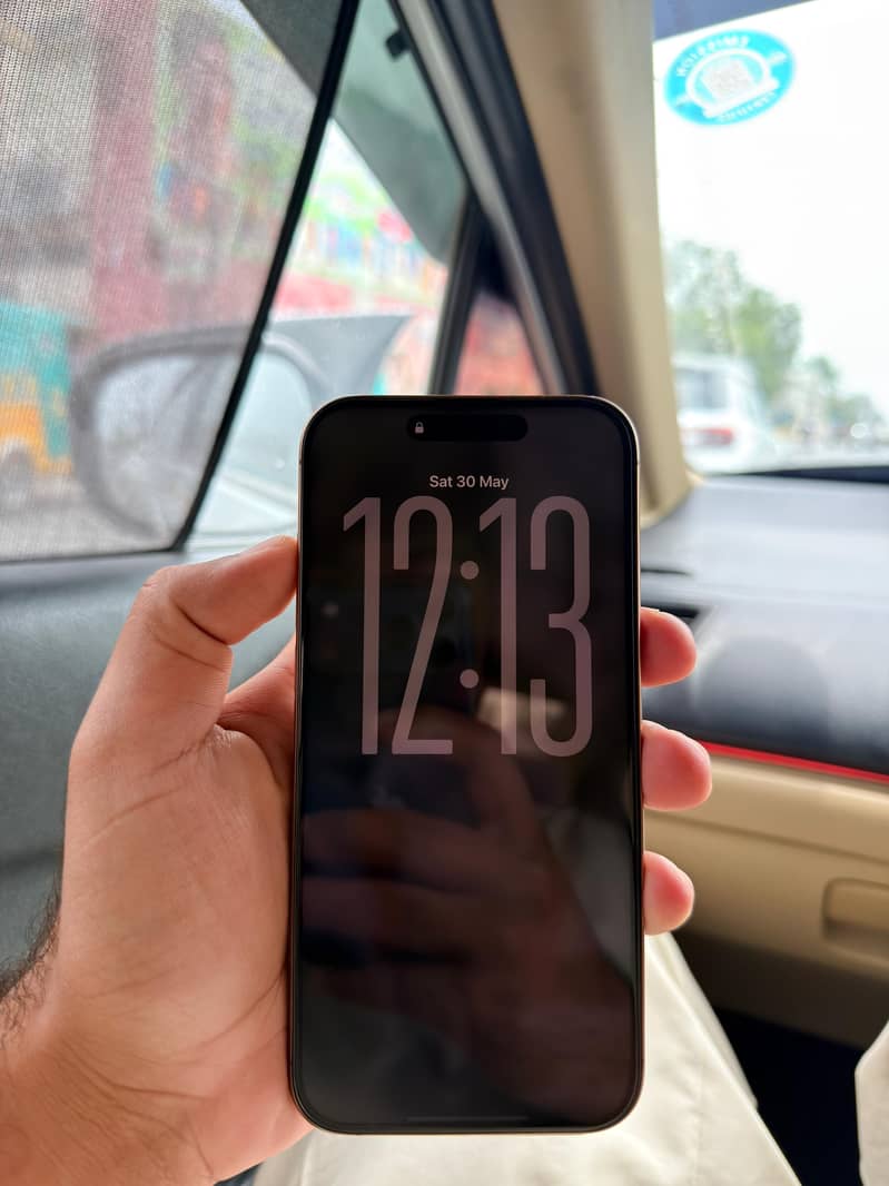 Apple iPhone 16 Pro Max 4
