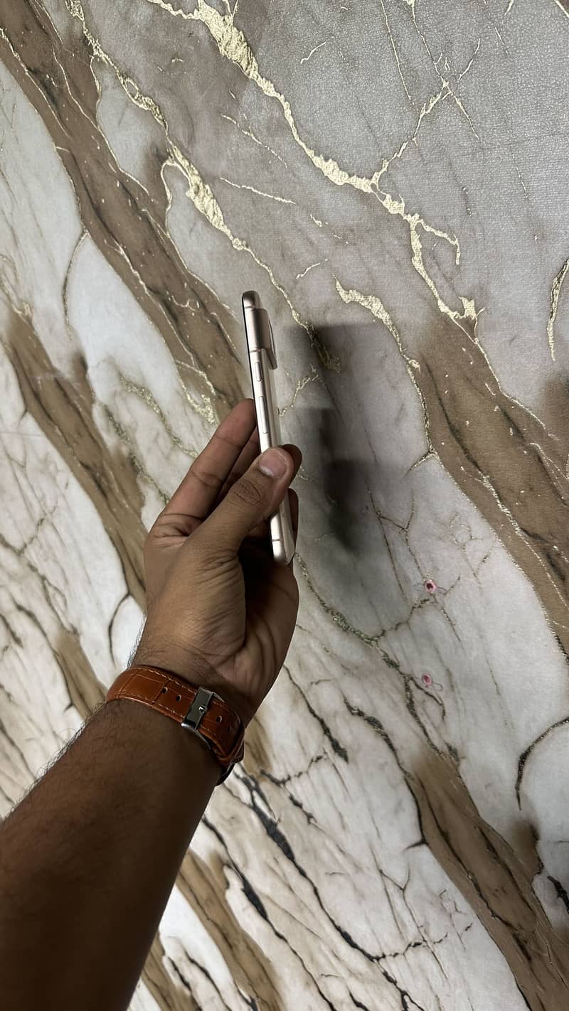 Google Pixel 8 2