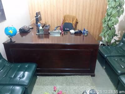 office Table for sale (like new)