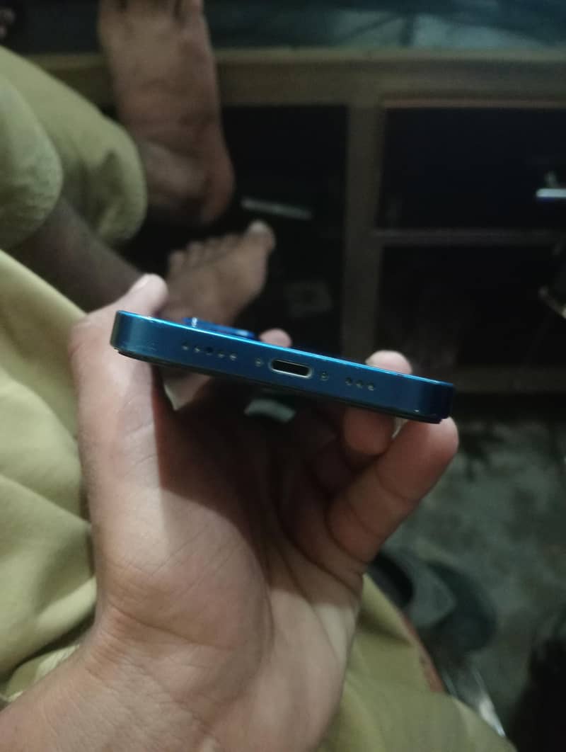 Apple iPhone 12 1