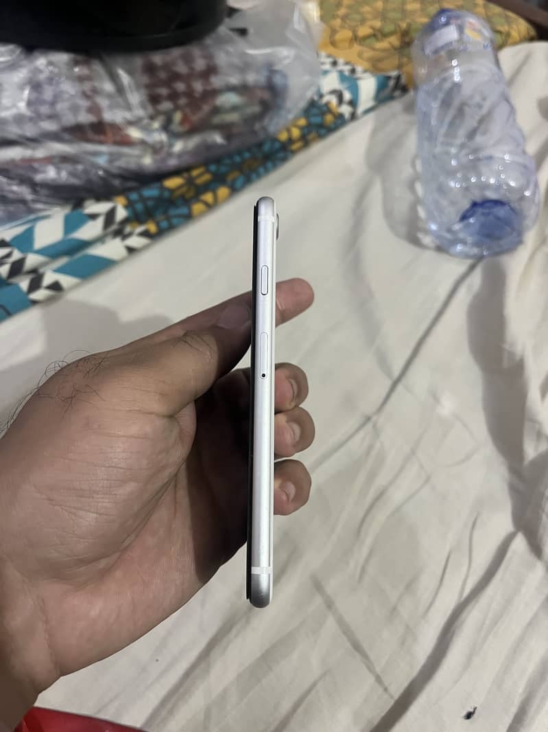 Apple iPhone SE 2 dual sim PTA approved mint condition 1