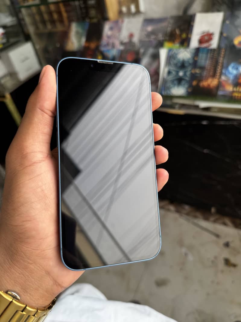 Apple iPhone 13 5