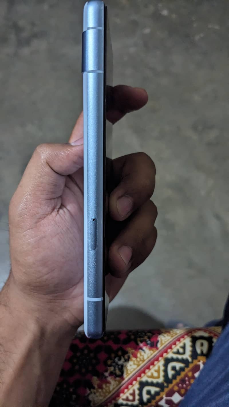Google Pixel 7a 5