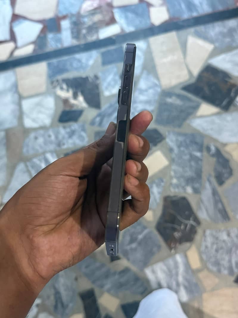 iPhone 14pro max 3