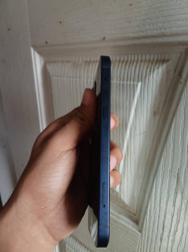 Apple iPhone 12 3