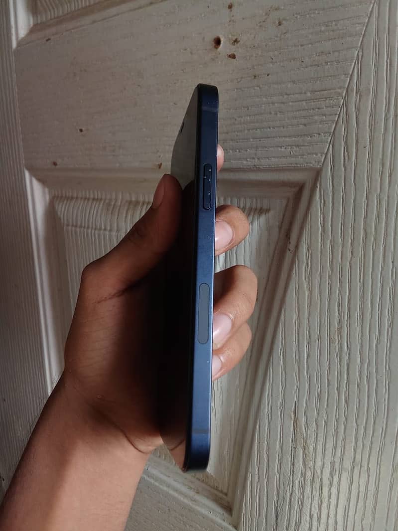 Apple iPhone 12 5