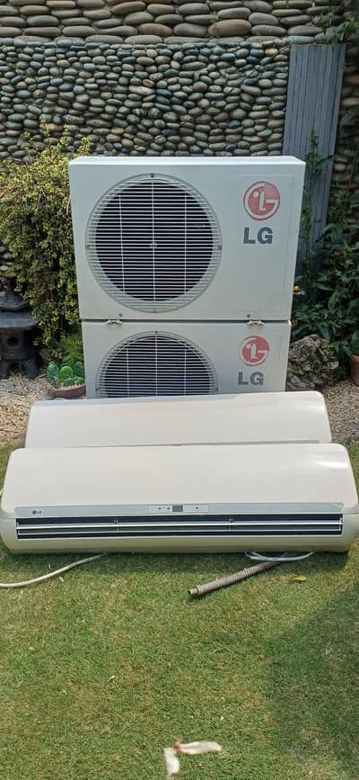 2 x 1.5 ton LG Airconditioner