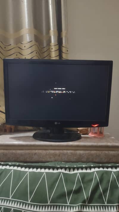 LG 24' inch monitor in perfect condition