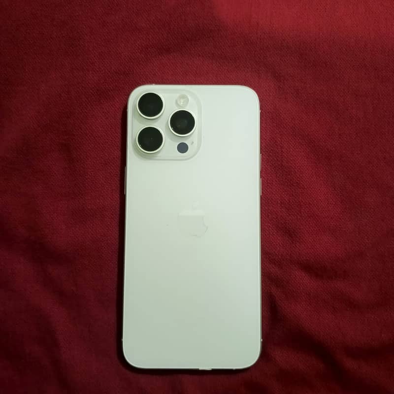 iPhone 15 Pro Max 0