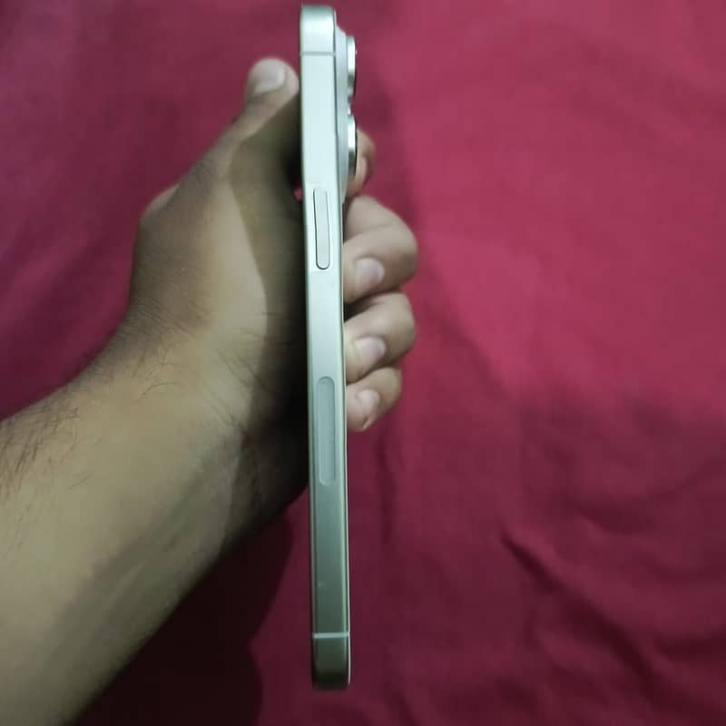 iPhone 15 Pro Max 1