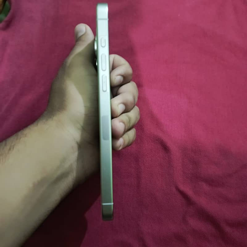 iPhone 15 Pro Max 2