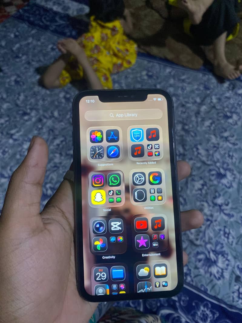 Apple iPhone 11 3