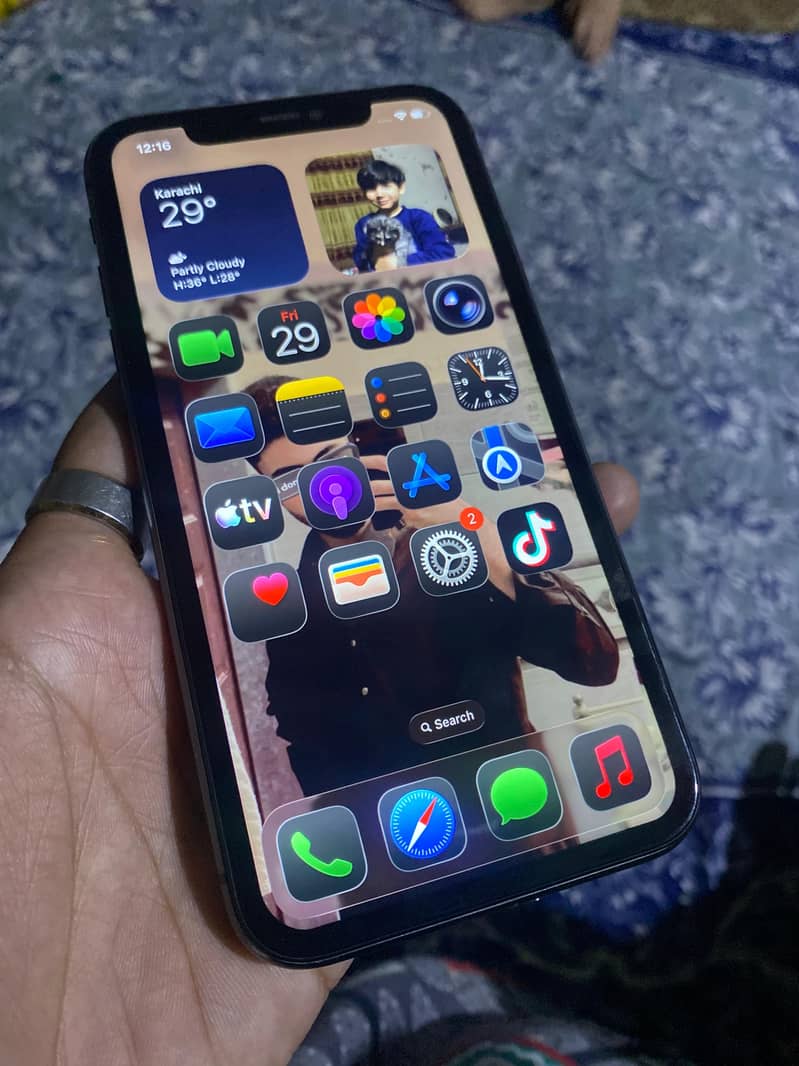 Apple iPhone 11 7