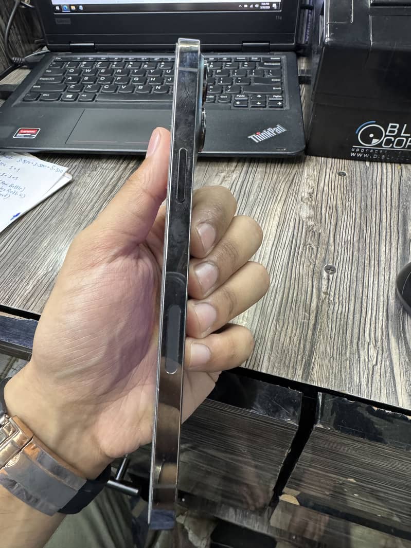 Apple iPhone 13 Pro Max 1