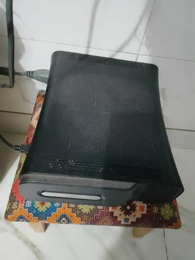 Xbox 360 JTAG modified with two controllers and rechargeable bateries