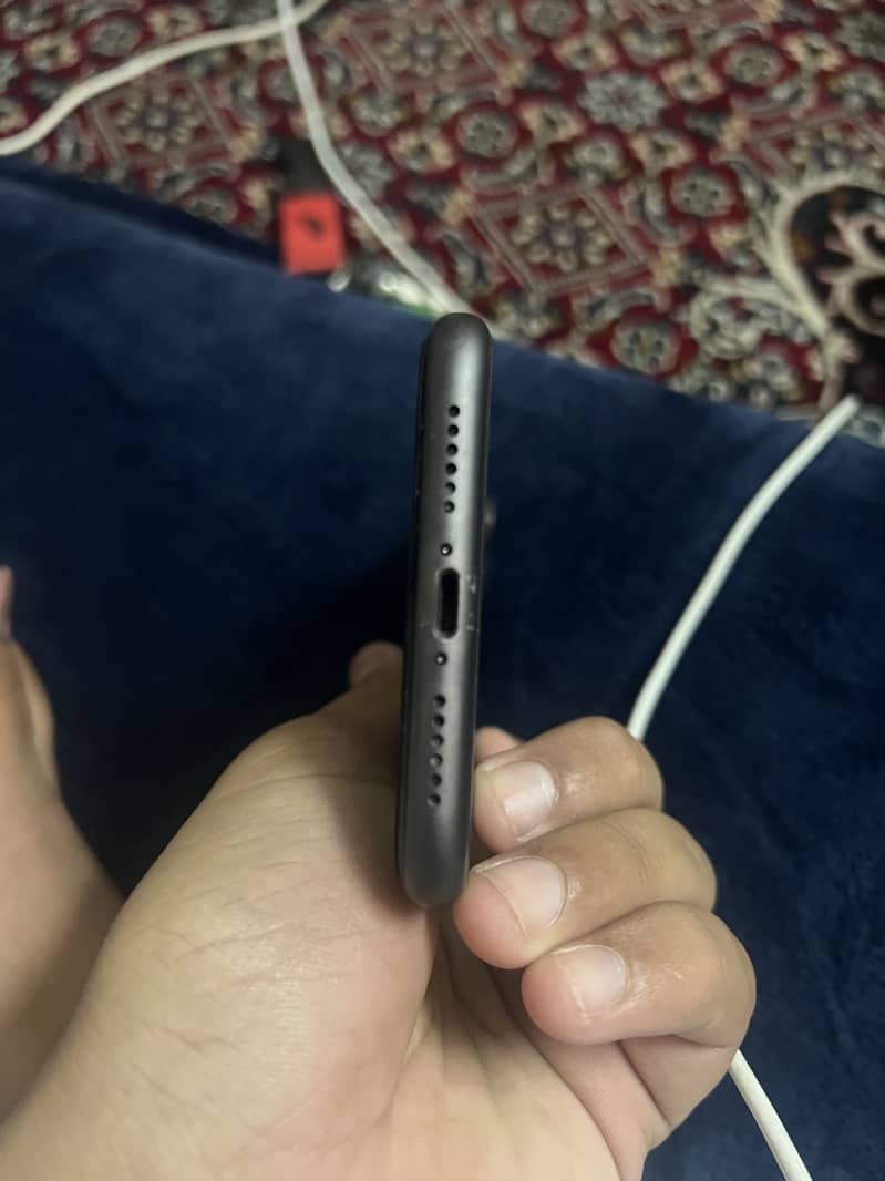 Apple iPhone 11 5