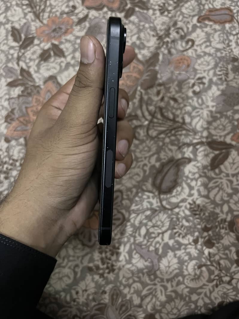 iPhone 15 3