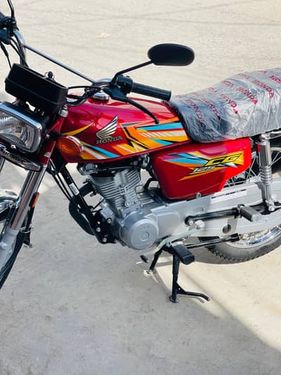 Honda CG 125 NEW CONDITION JUST 2200 KM DRIVEN WA 03065902689