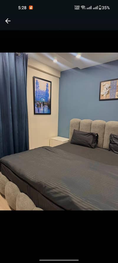 1 BHK Furnished Apartment Eiffel Tower Bahria Lhr on per day rent