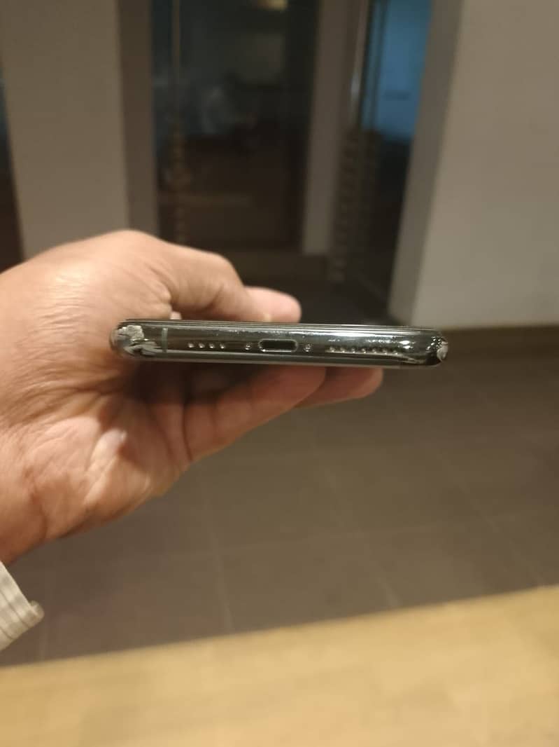 Apple iPhone 11 Pro Max 1