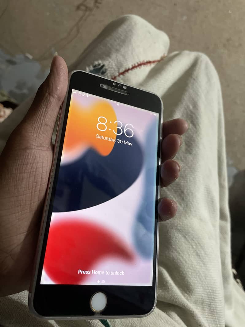 Apple iPhone 7 Plus 1