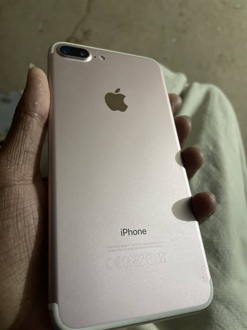 Apple iPhone 7 Plus 3